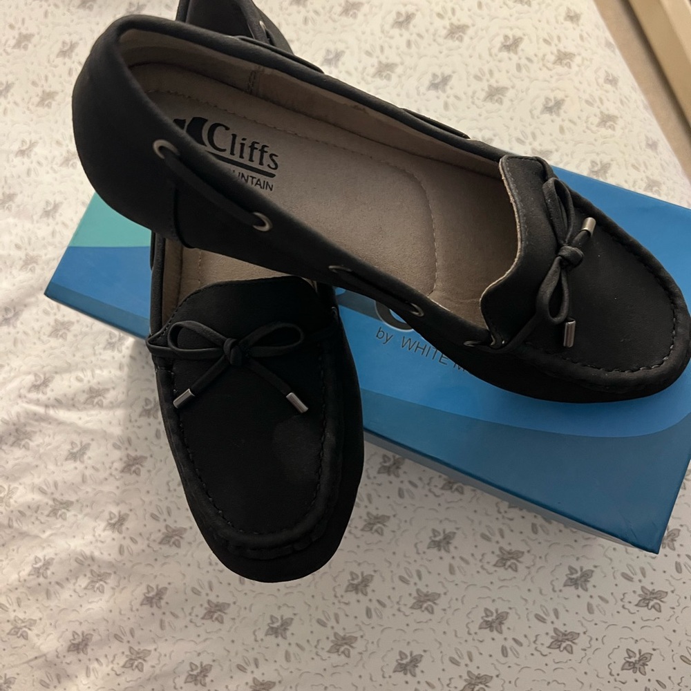 Women’s Cliffs by White Mountain loafers Demi size 7 black/suede slip on